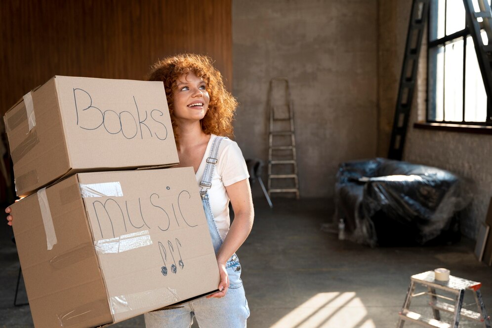 How a Storage Unit Can Help Declutter Your Space